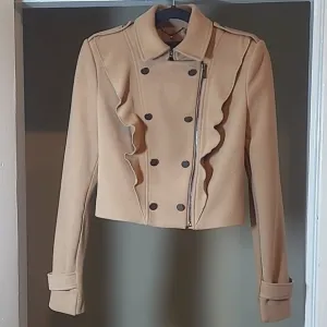 BCBGMAXAZRIA Fay Ruffled Cropped Moto Military Jacket in Sand Womens Size Small