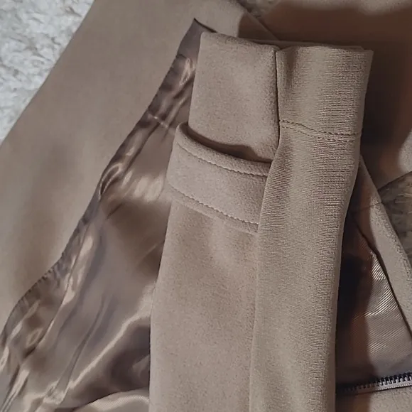 BCBGMAXAZRIA Fay Ruffled Cropped Moto Military Jacket in Sand Womens Size Small