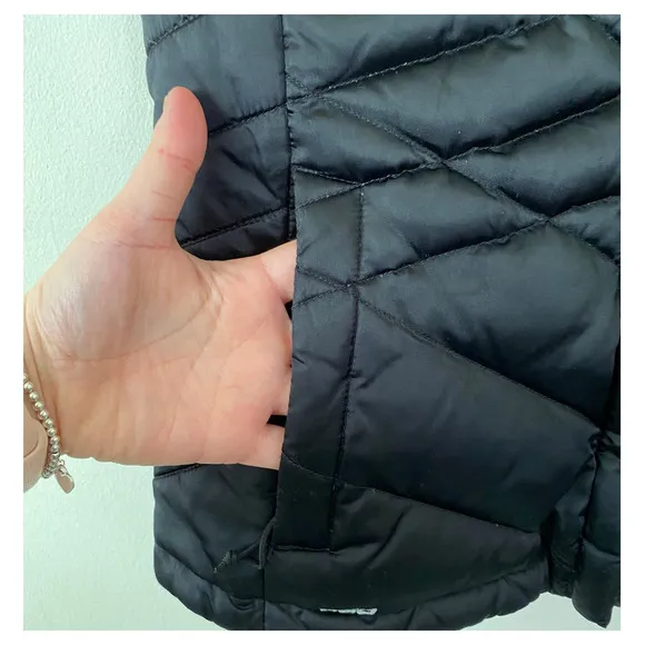 Black North Face 550 Zip Up Puffer Jacket