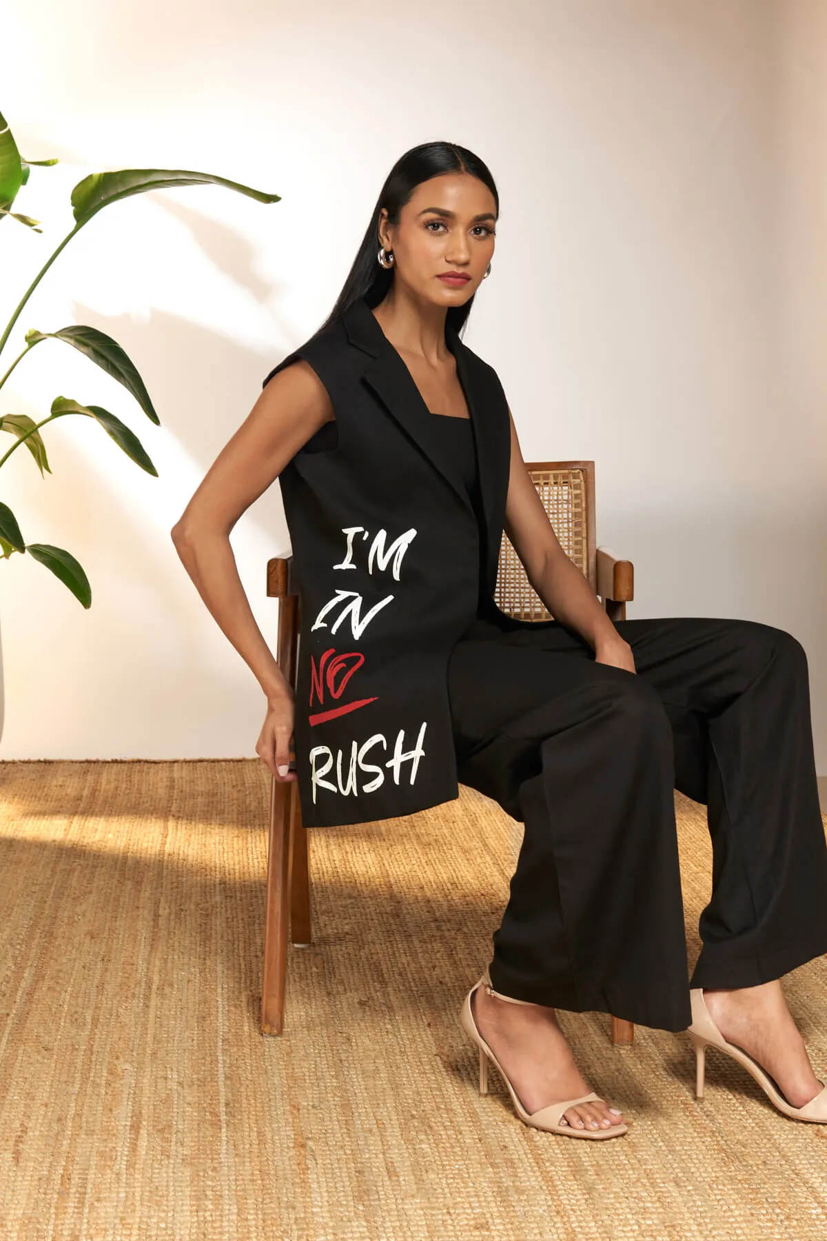 Black slogan sleeveless blazer