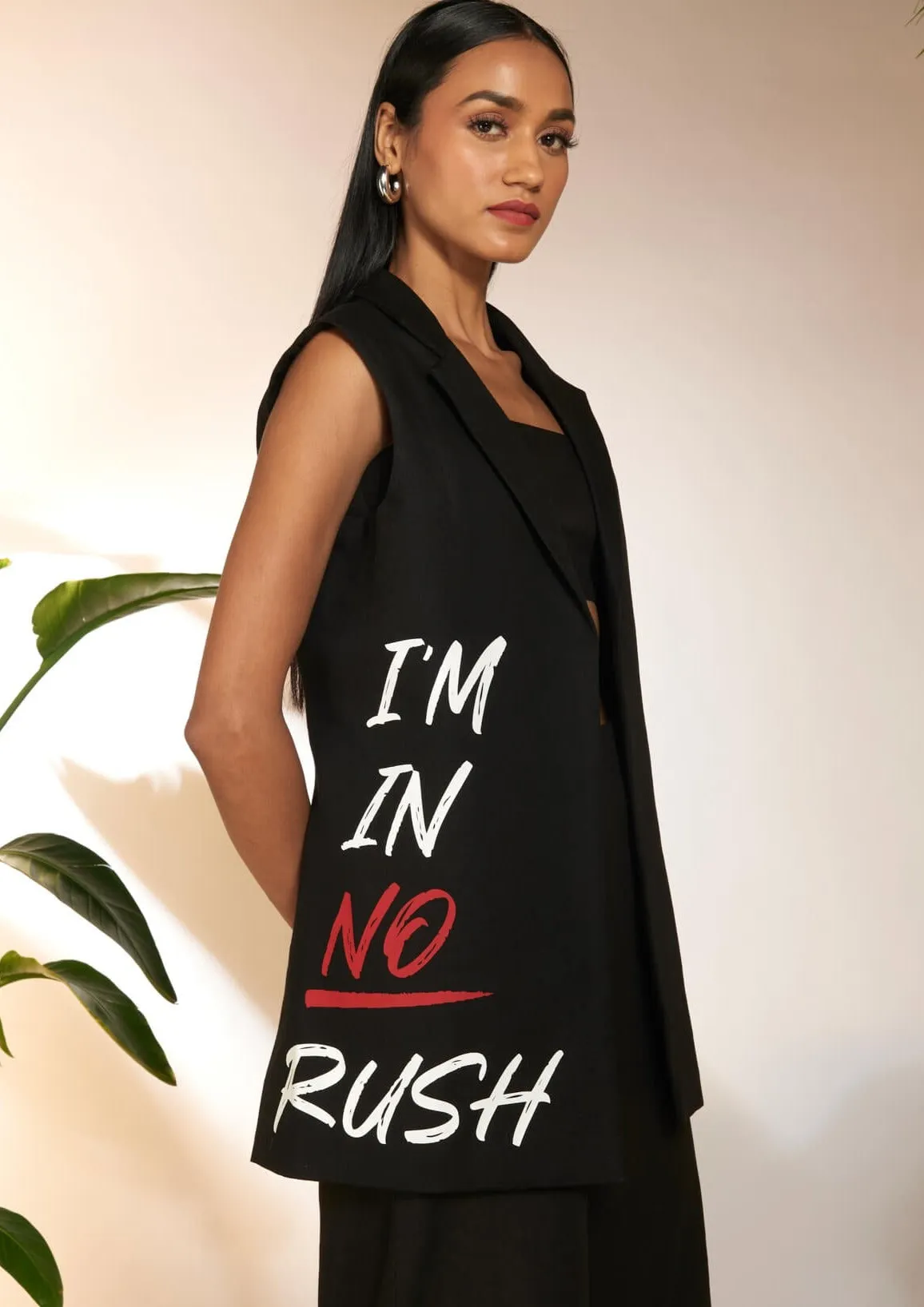 Black slogan sleeveless blazer