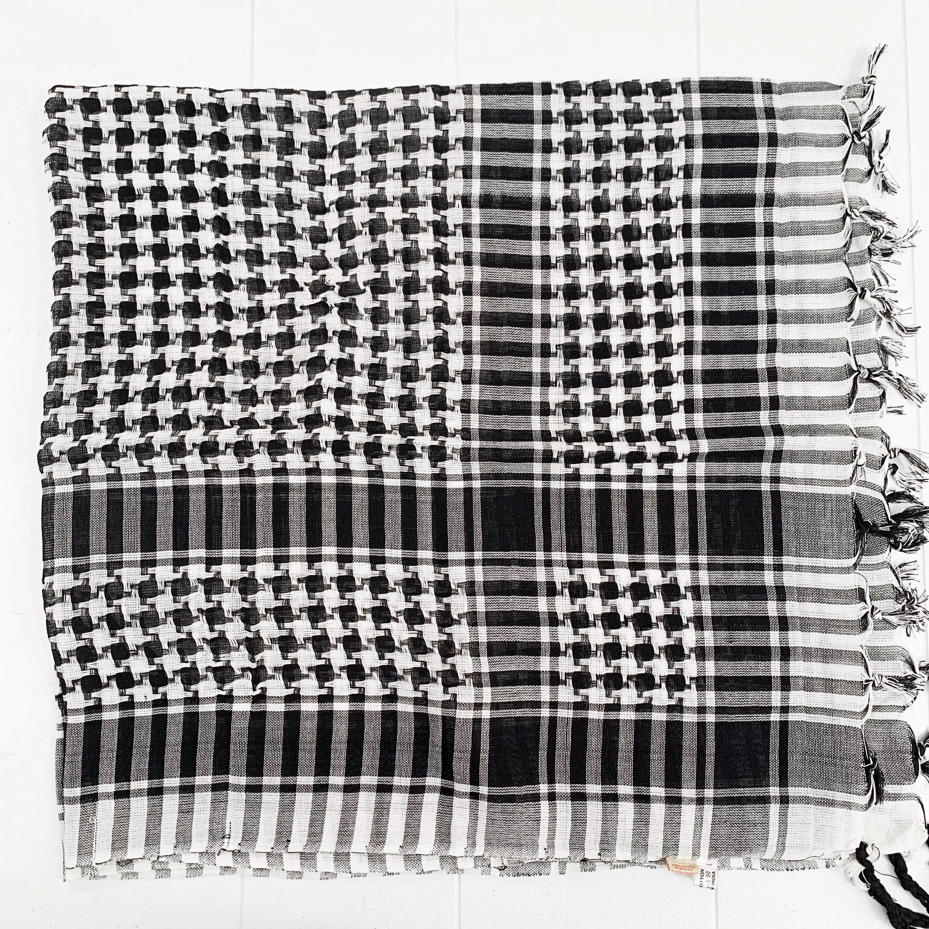 BLK & WHT CHECKERED COTTON SCARF 96x96CM