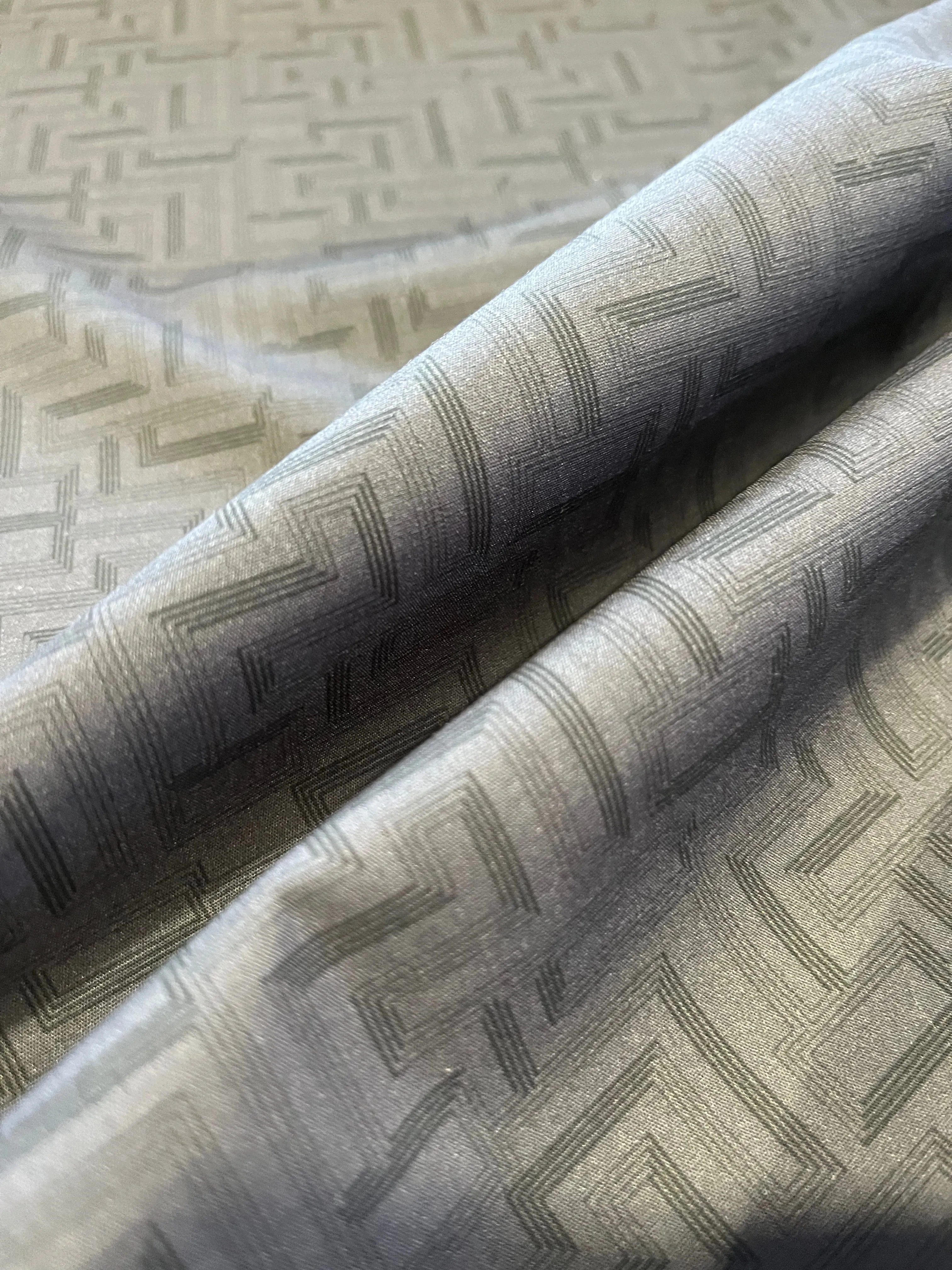 C02 CAN 1025 cotton voile grey geometrical print