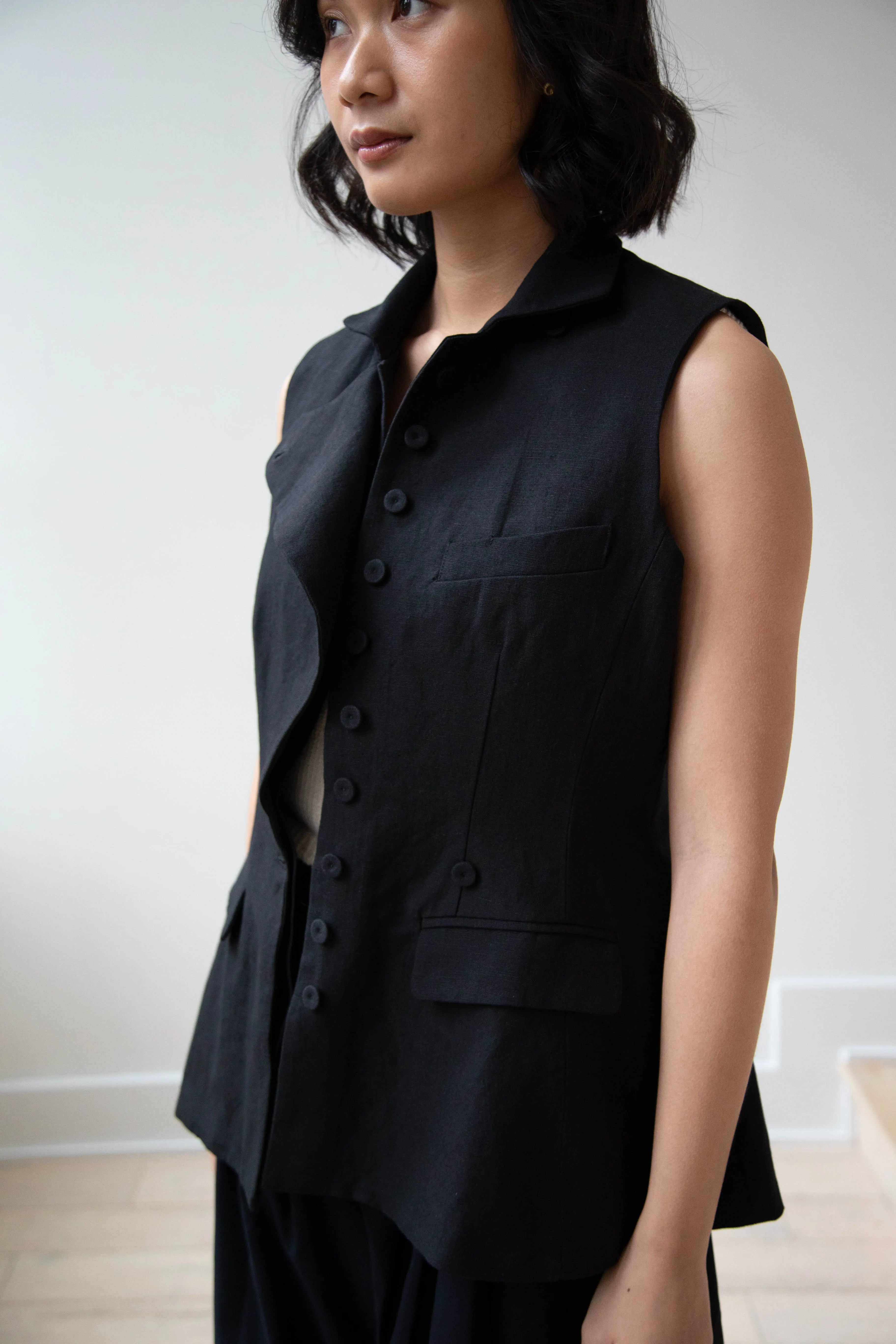 École de Curiosités | Gertrude Waistcoat Vest in Black Linen Cotton