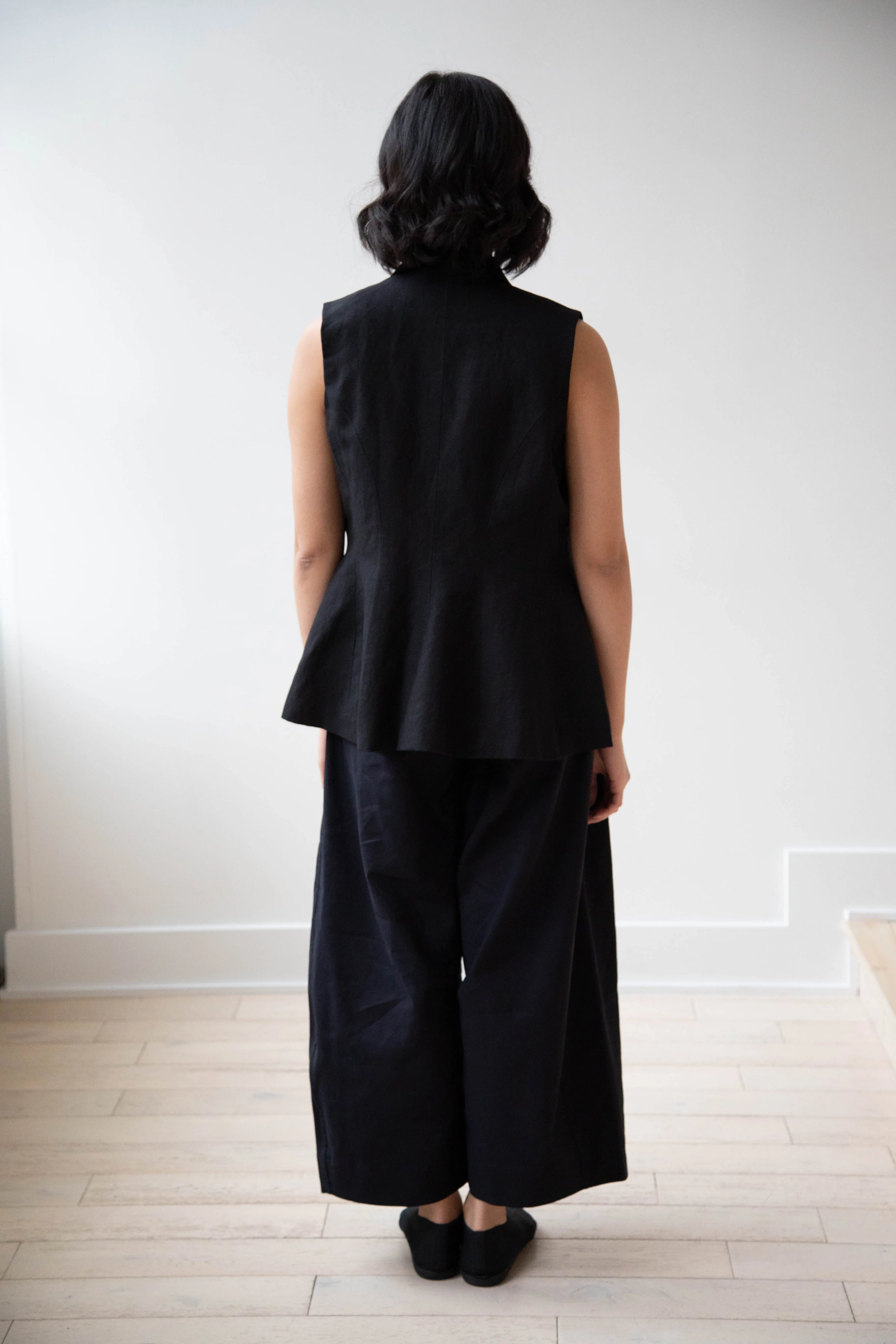 École de Curiosités | Gertrude Waistcoat Vest in Black Linen Cotton