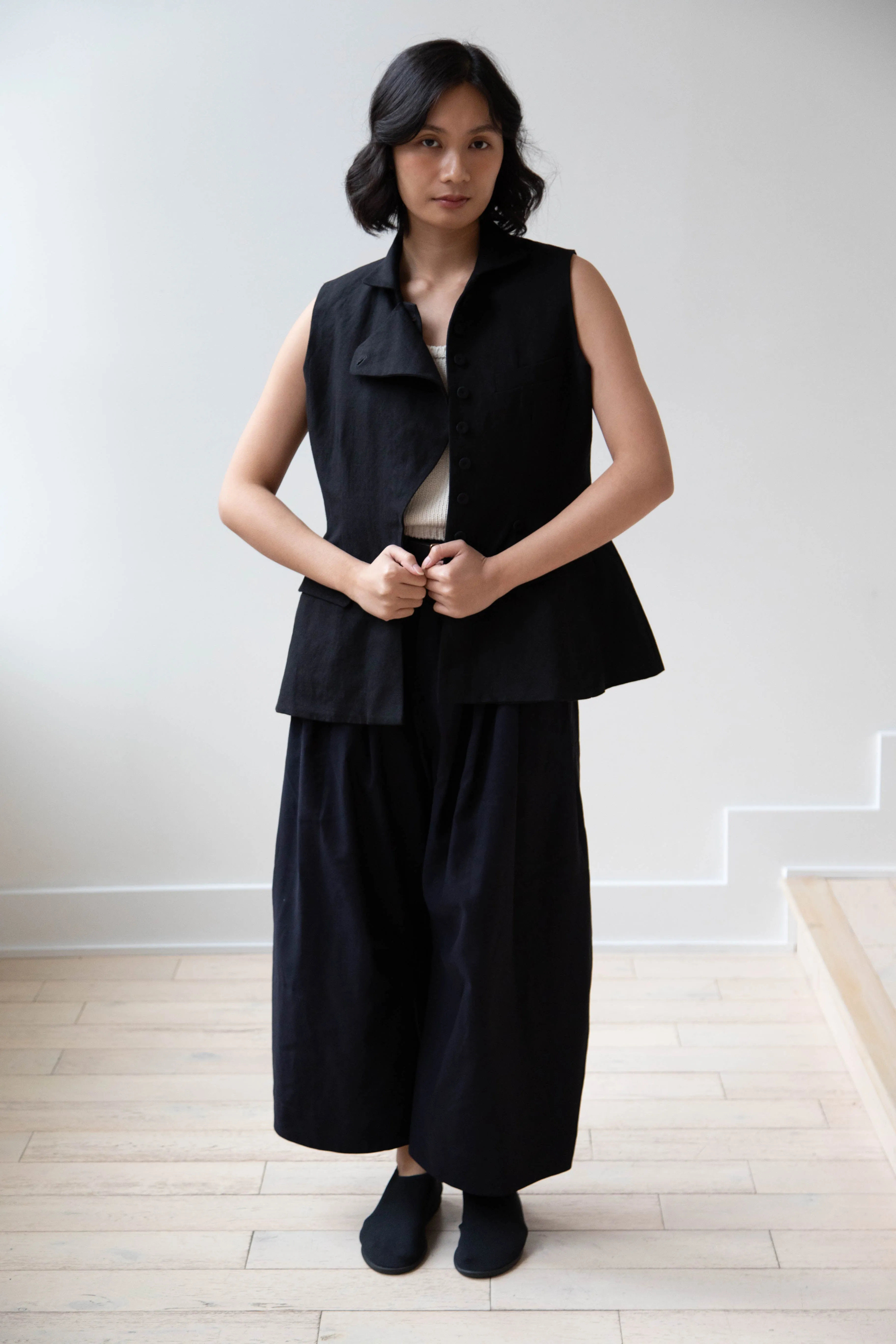 École de Curiosités | Gertrude Waistcoat Vest in Black Linen Cotton