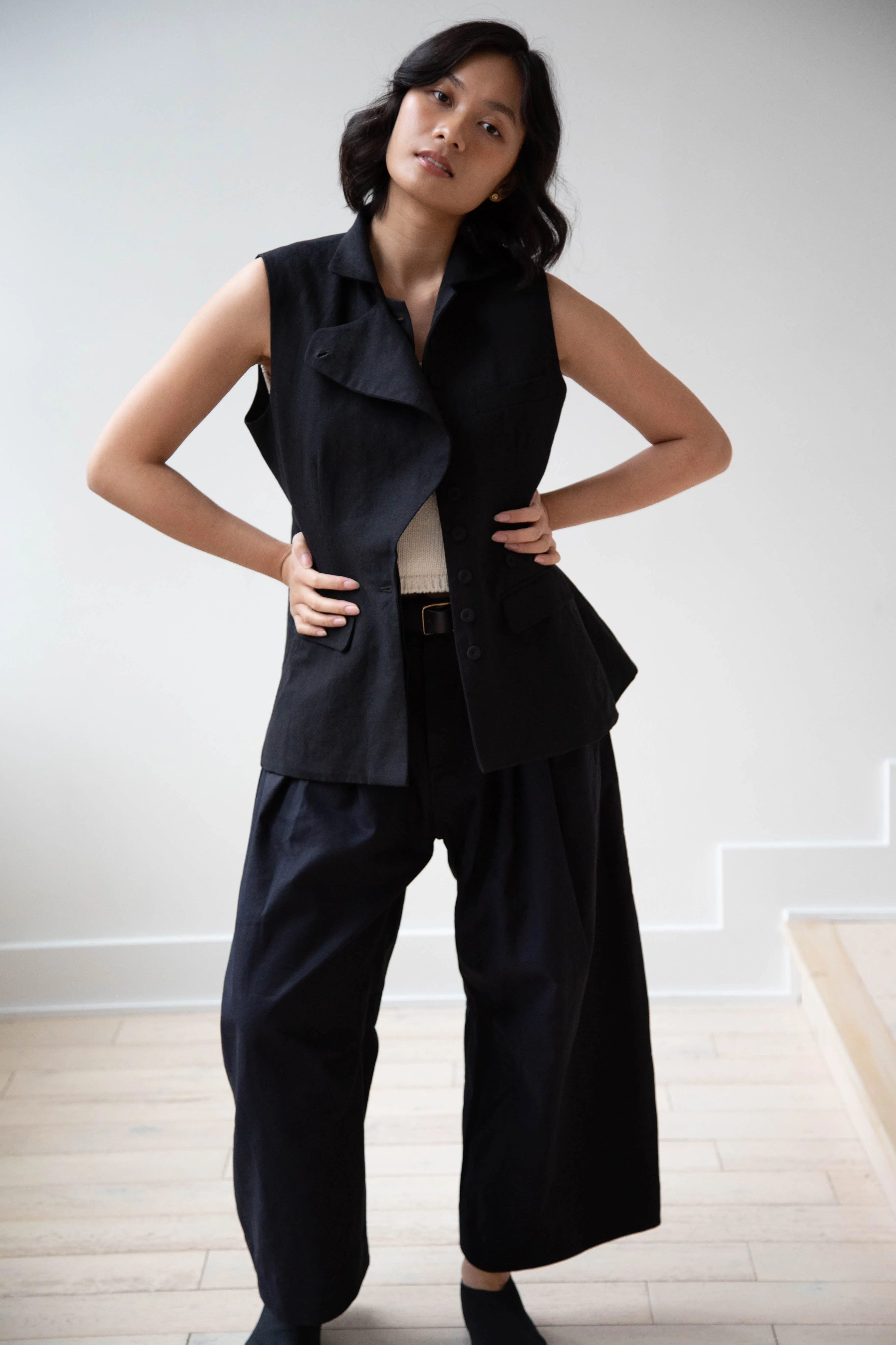 École de Curiosités | Gertrude Waistcoat Vest in Black Linen Cotton