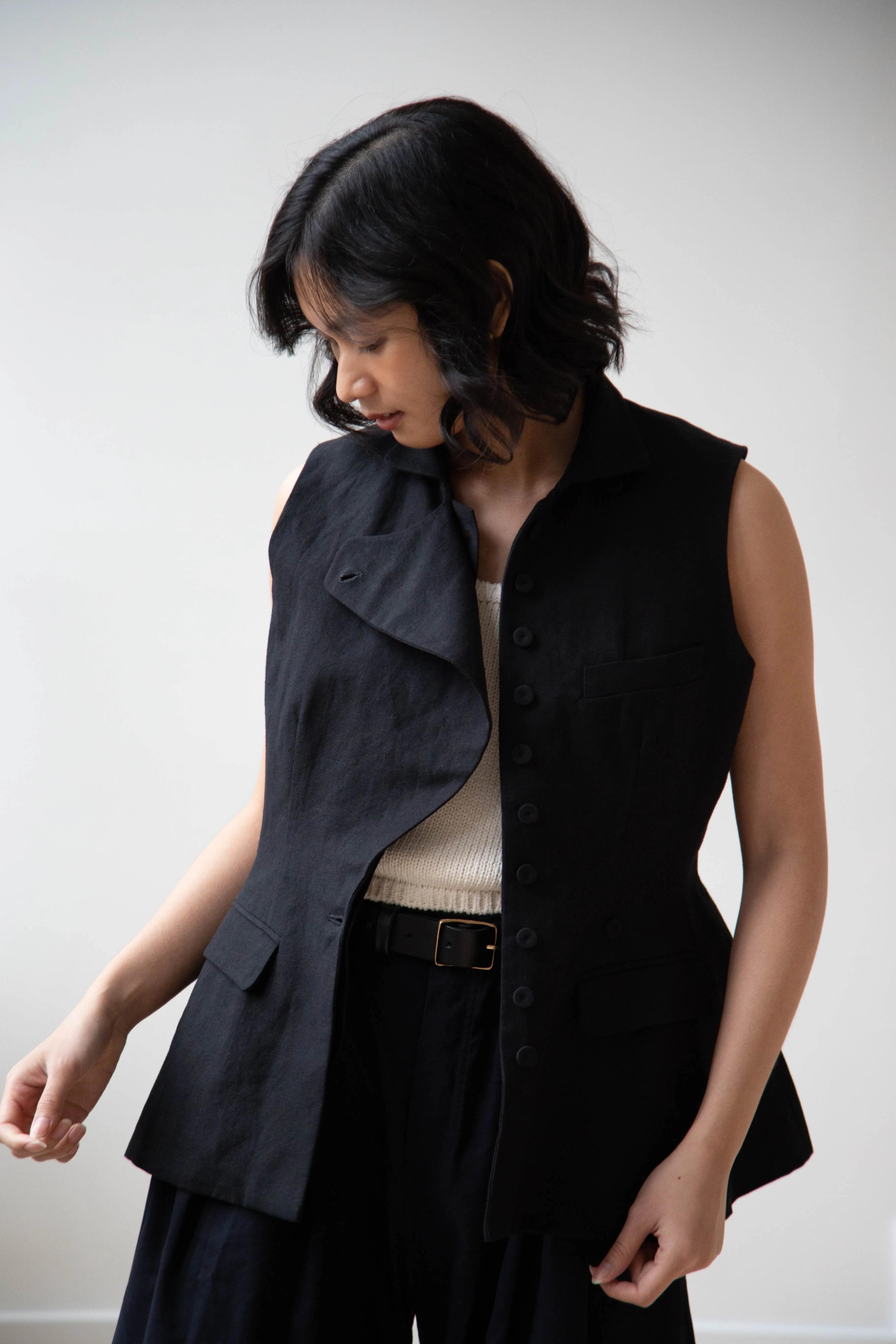 École de Curiosités | Gertrude Waistcoat Vest in Black Linen Cotton