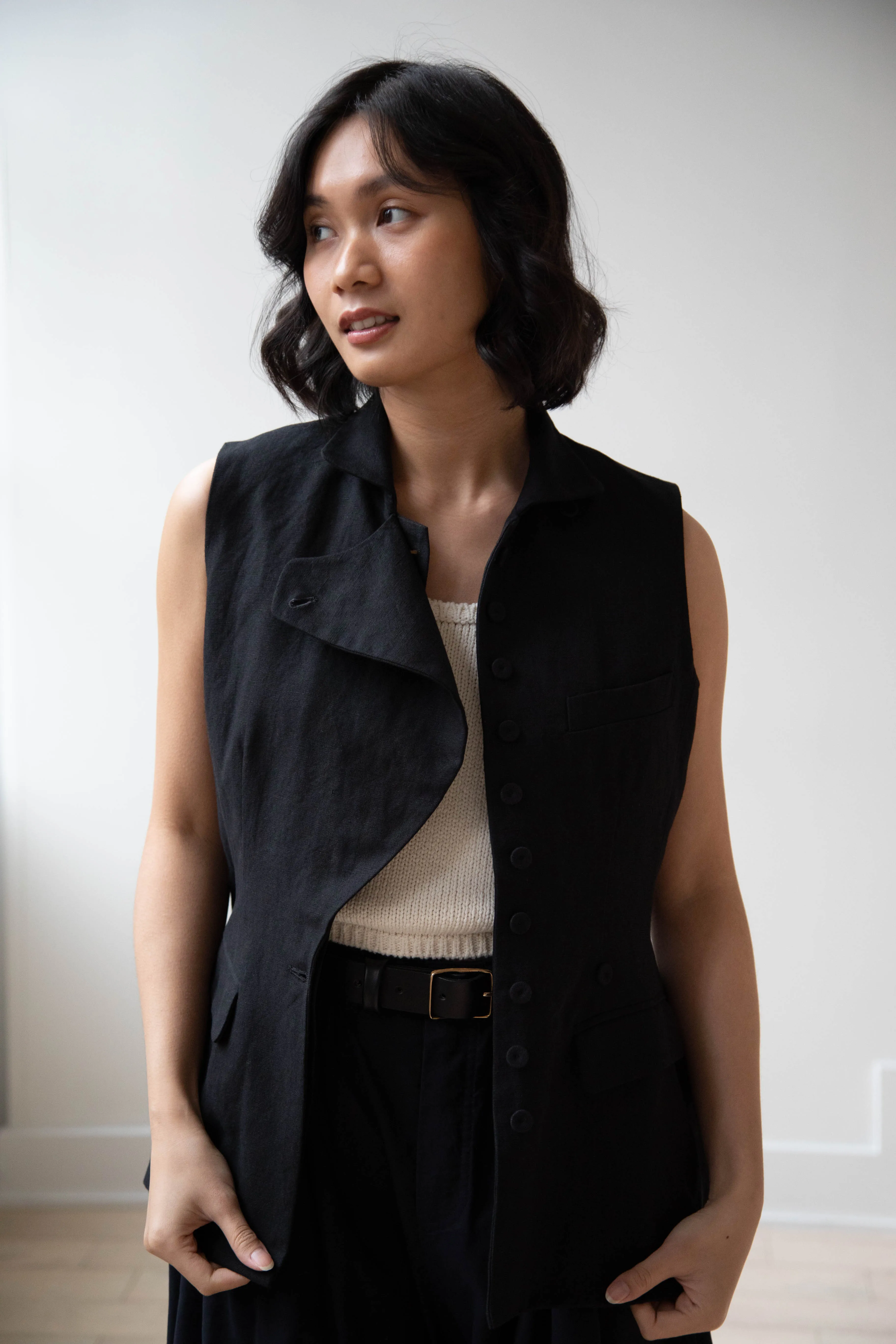 École de Curiosités | Gertrude Waistcoat Vest in Black Linen Cotton