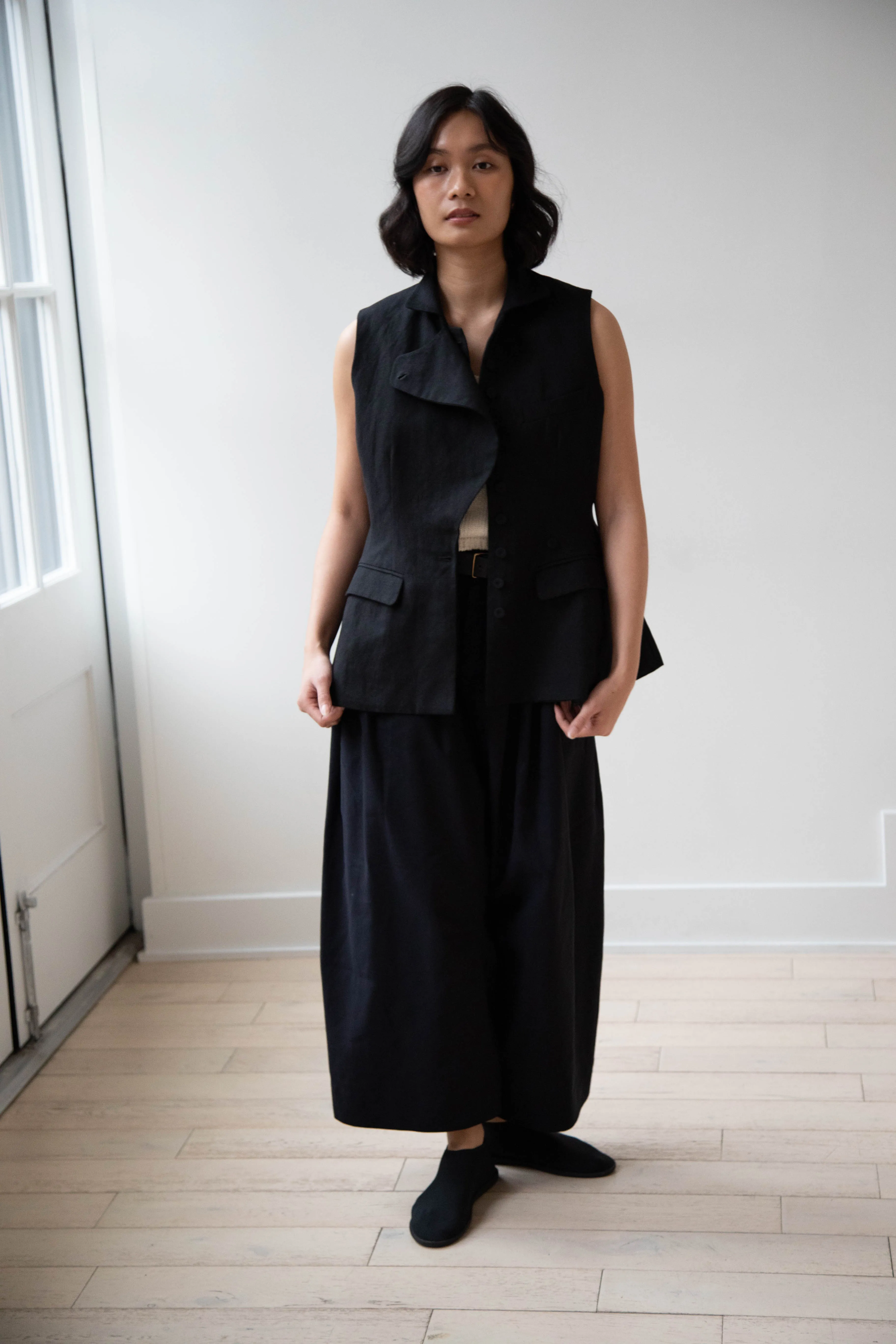 École de Curiosités | Gertrude Waistcoat Vest in Black Linen Cotton
