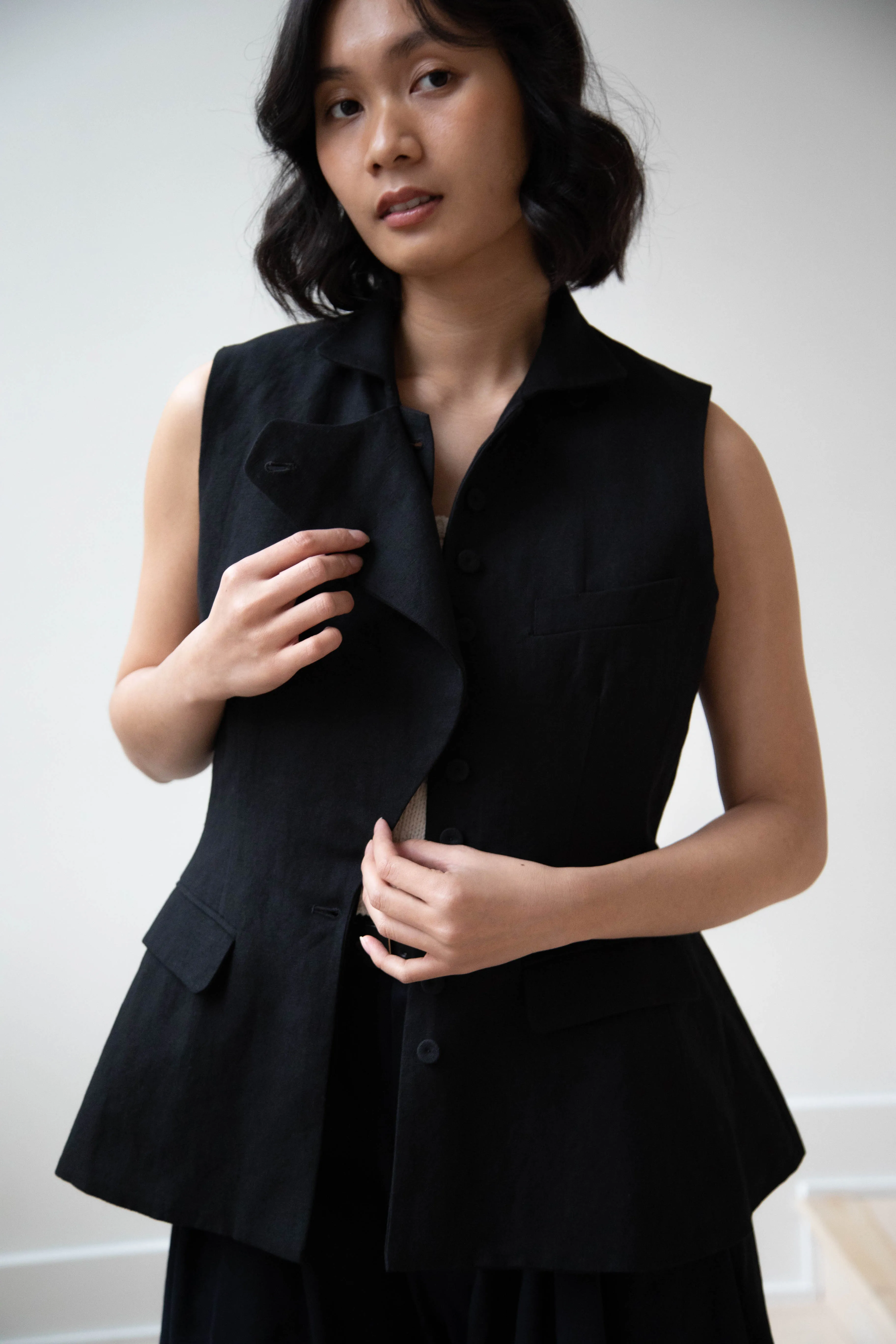 École de Curiosités | Gertrude Waistcoat Vest in Black Linen Cotton