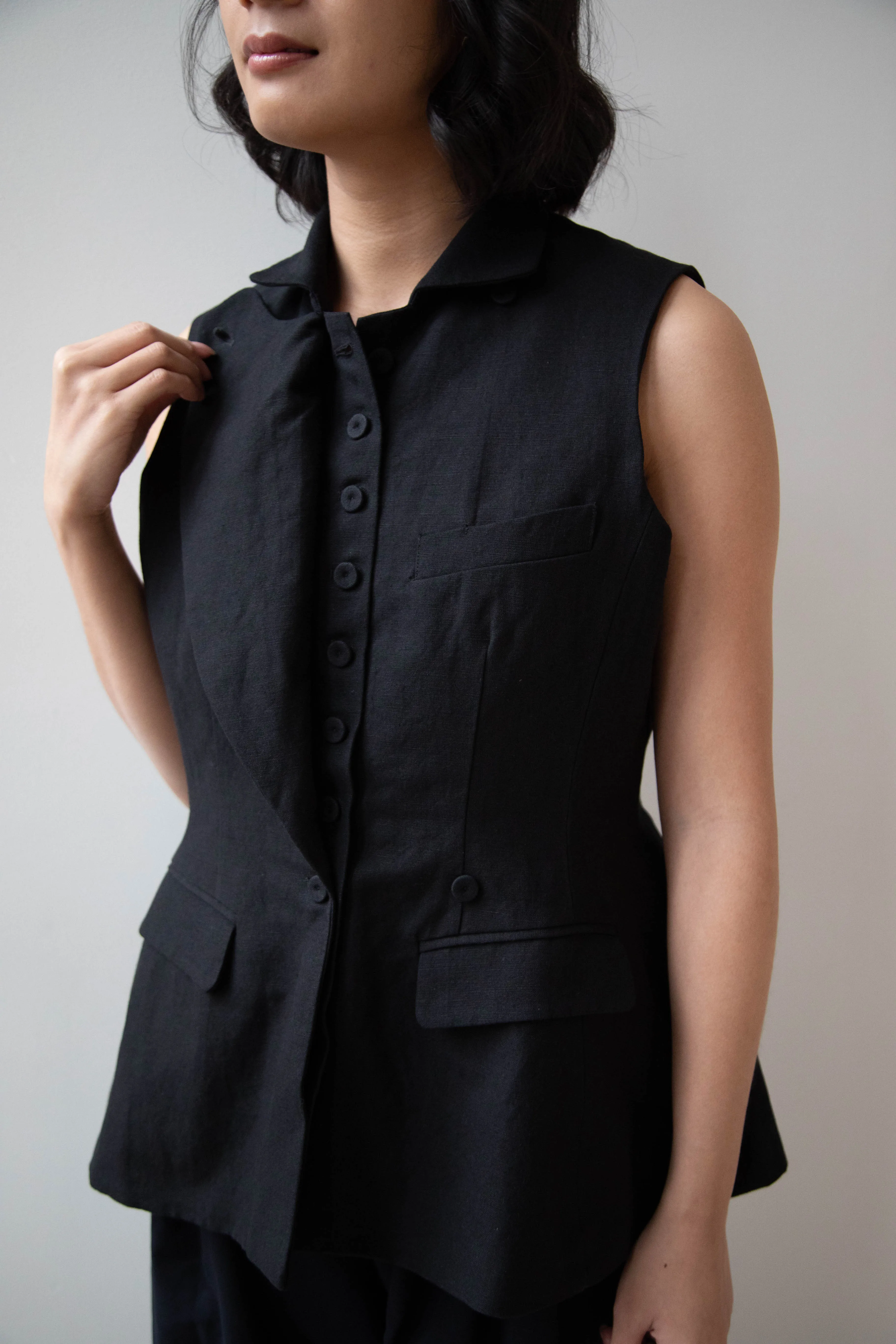 École de Curiosités | Gertrude Waistcoat Vest in Black Linen Cotton