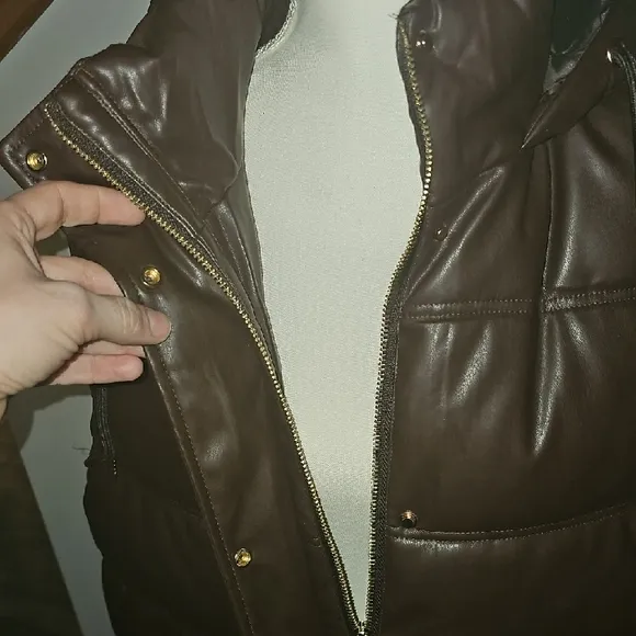 DEX Vest, Womens NWTS Large Dark Brown Puffer Vest with gold accents. Sz Xlg!!