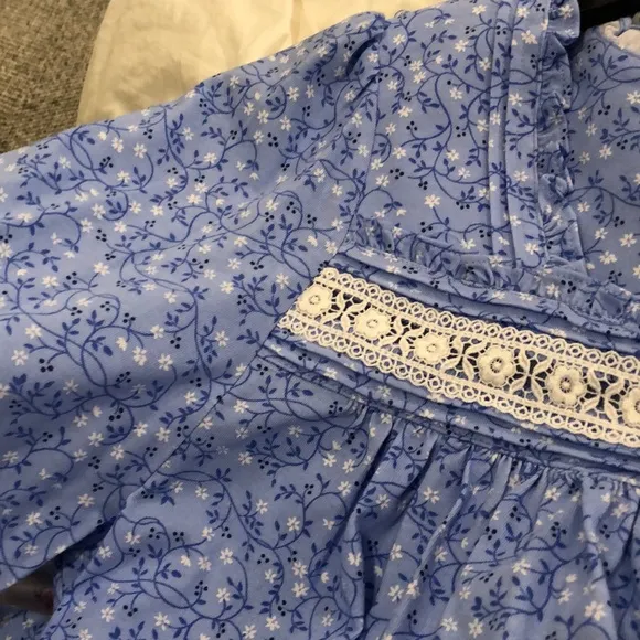 EILEEN WEST NIGHTGOWN KNEE LENGTH Blue, White NWT sz M,XL