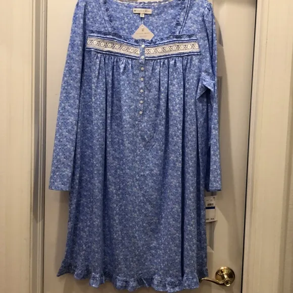 EILEEN WEST NIGHTGOWN KNEE LENGTH Blue, White NWT sz M,XL