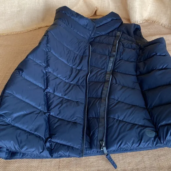 LLBEAN Boundless Black Down Puff Zipper Vest