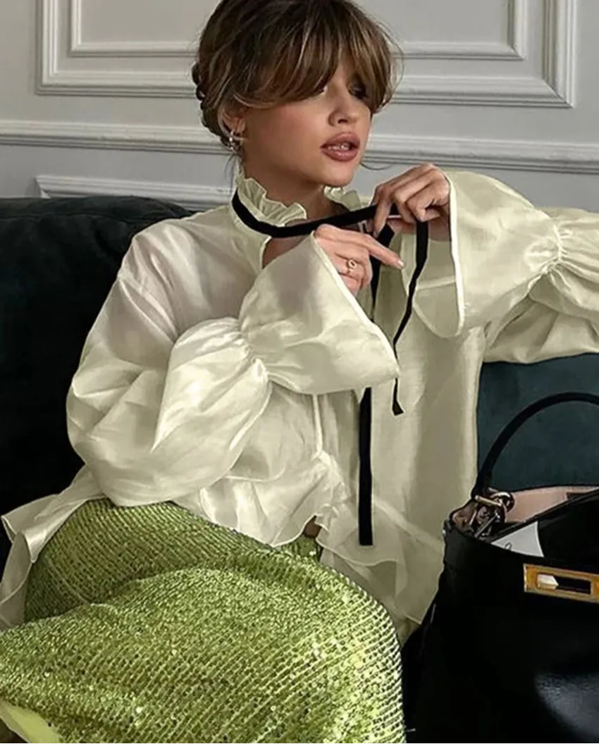 Loose White Ruffled Collar Blouse