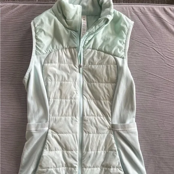 Lululemon Down for It Puffer Mint Vest Size 6