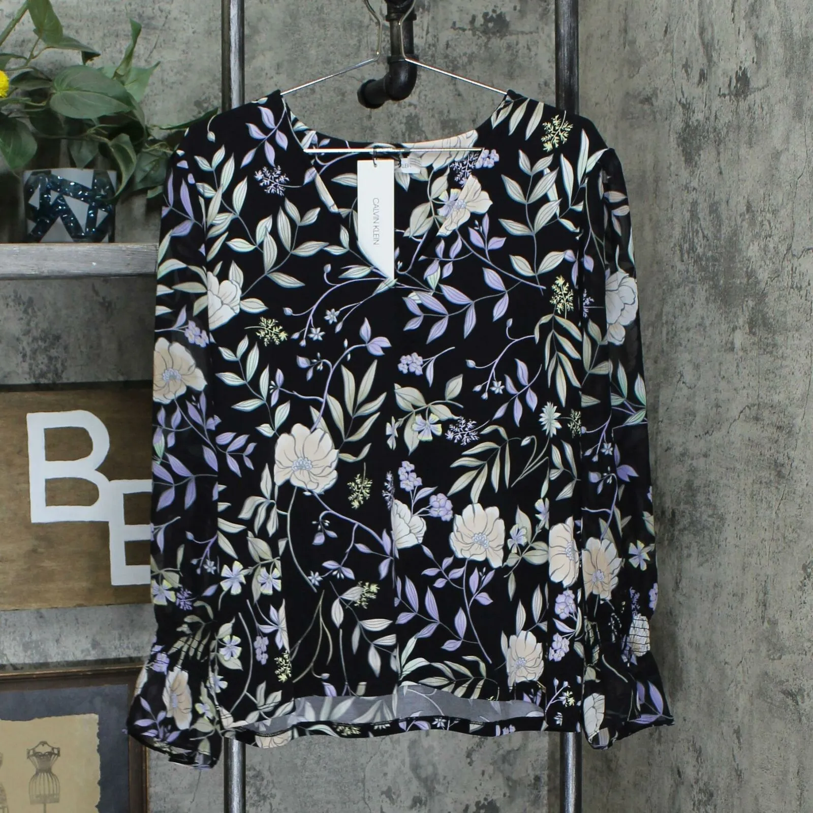NWT Calvin Klein Women's Floral Chiffon Ruffled Sleeve Knit Top. M0KH6866 XL