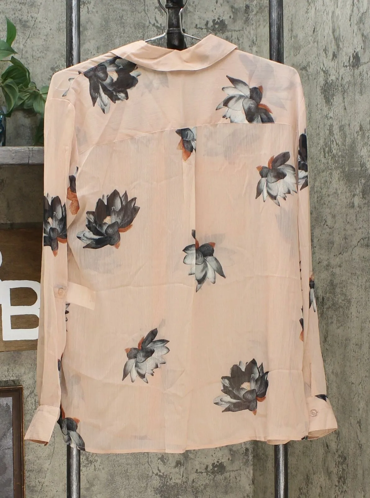 NWT G By Giuliana Womens Printed Ruffle-Pocket Button-Up Shirt. 689663 X-Large