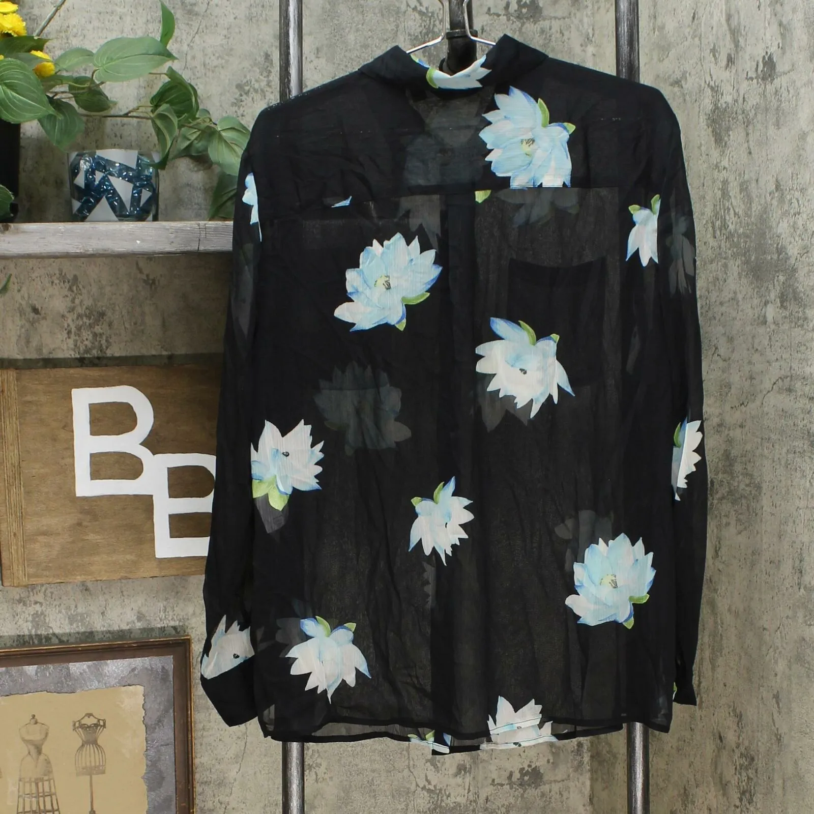 NWT G By Giuliana Womens Printed Ruffle-Pocket Button-Up Shirt. 689663 X-Large