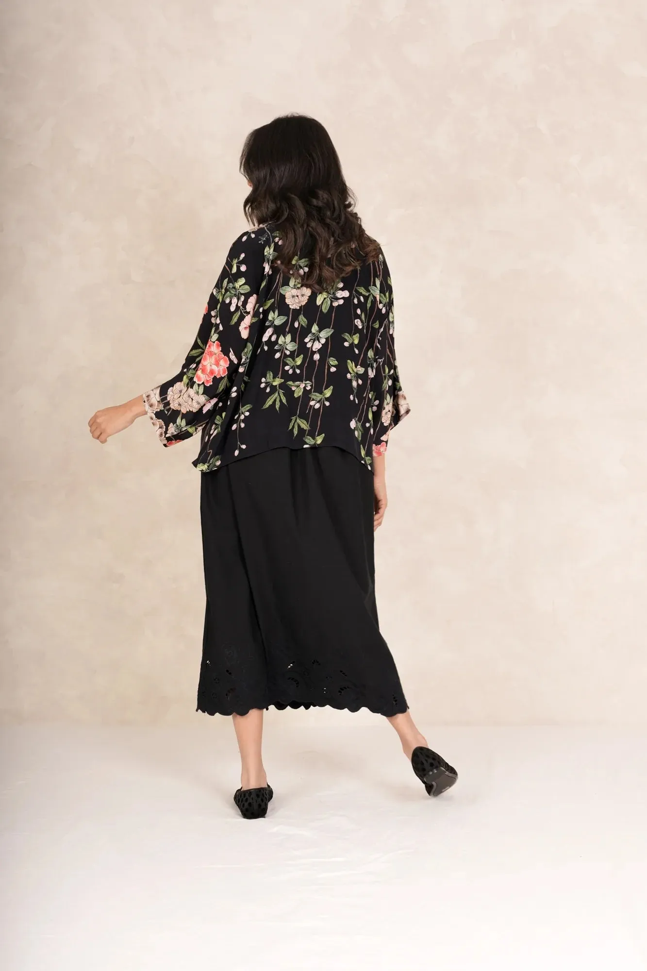 One Hundred Stars Trailing Blossom Black Crepe Kimono