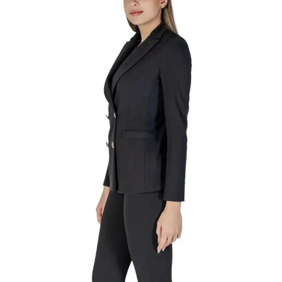 Rinascimento Women's Black Blazer with Lapel Collar and Front Pockets