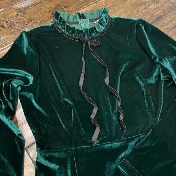 Sonja Morgan Velvet Dress Ruffled Tiered Long Sleeve Party Green Mermaid L