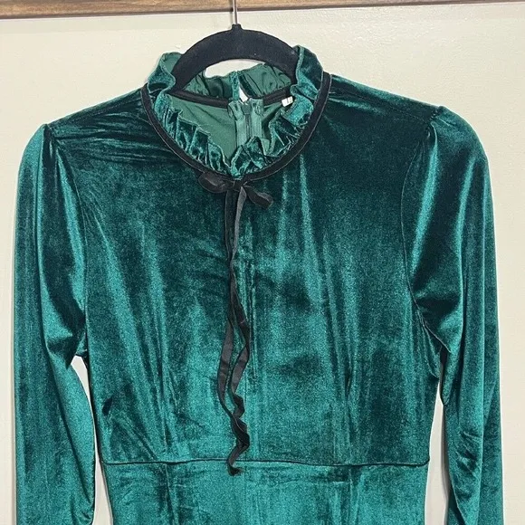 Sonja Morgan Velvet Dress Ruffled Tiered Long Sleeve Party Green Mermaid L