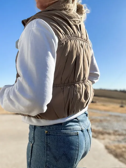 The Cada Dia Vest