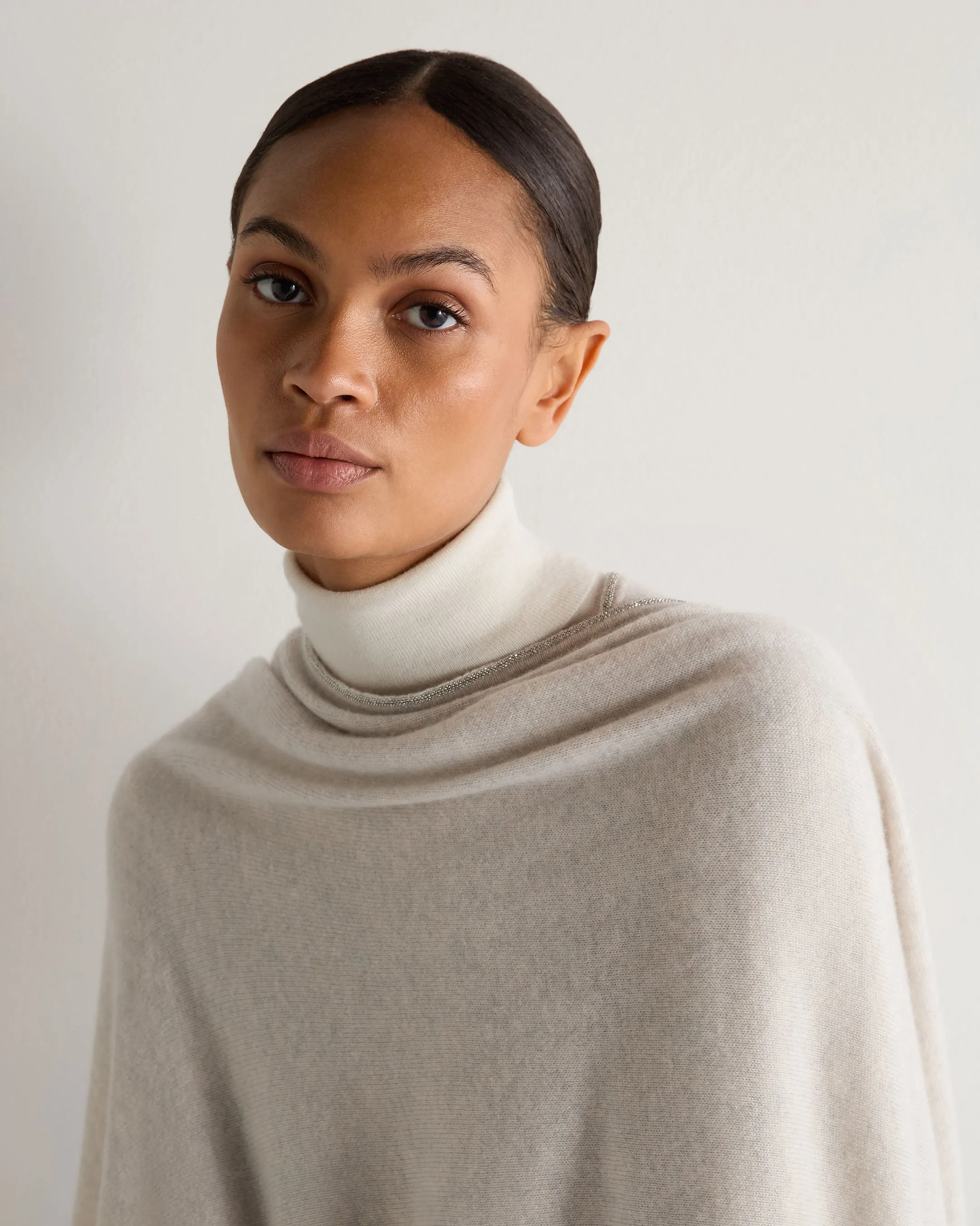 Women's Lily Metal Trim Lightweight Cashmere Cape Pebble Grey