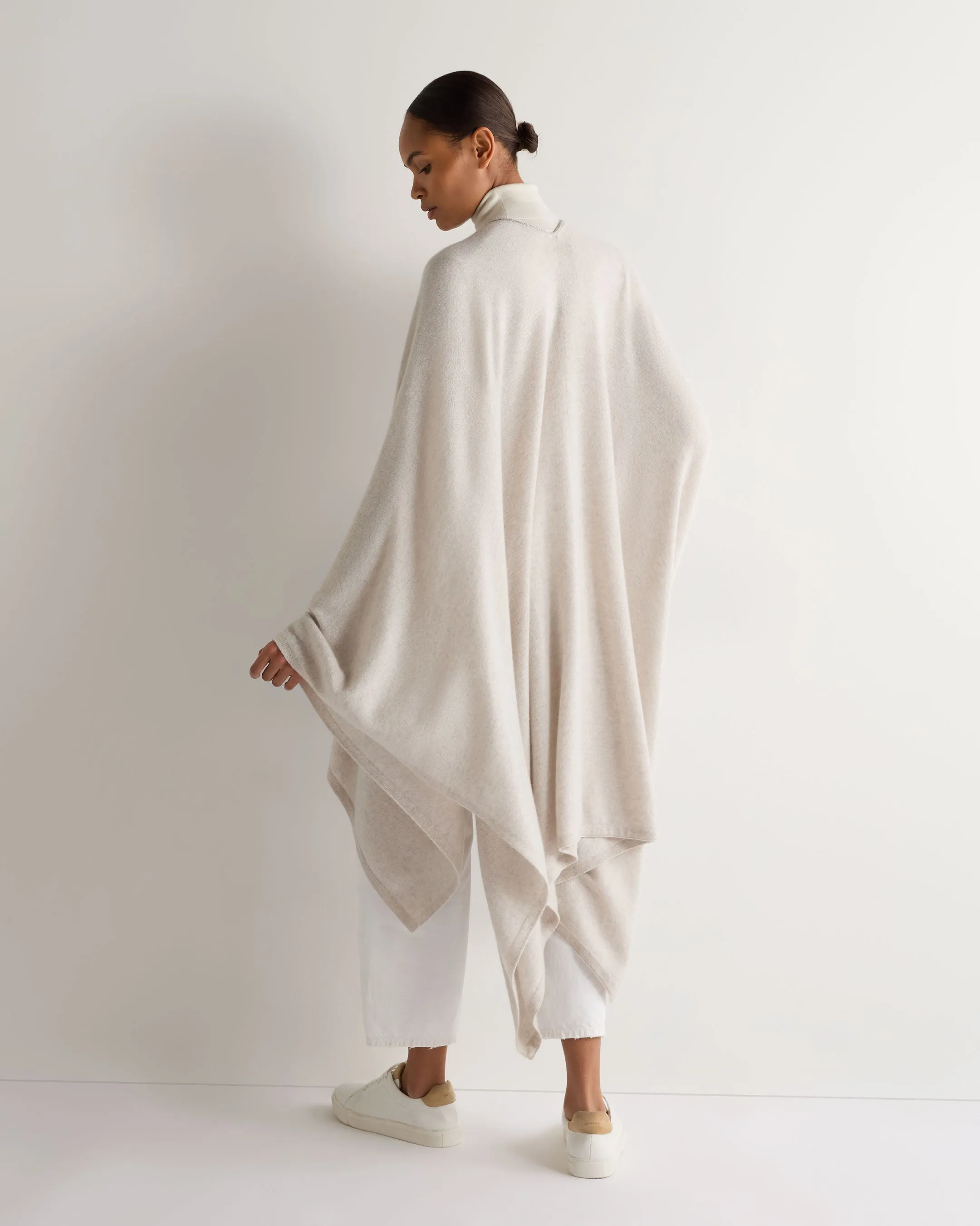 Women's Lily Metal Trim Lightweight Cashmere Cape Pebble Grey